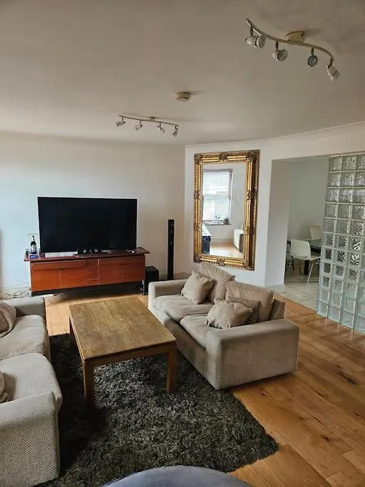 Spacious 3-Bedroom Apartment In Vibrant Dublin 8